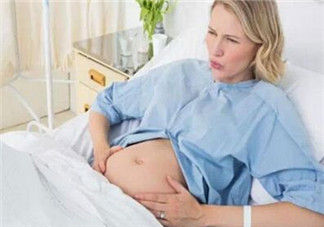 為什么產房內的生死要由產房外決定？女性權益無法得到保障嗎？