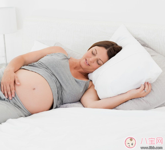 胡杏兒懷孕三個(gè)月竟然還在工作 懷孕工作竟有這么多好處 胡杏兒懷孕三個(gè)月竟然還在工作 懷孕工作竟有這么多好處