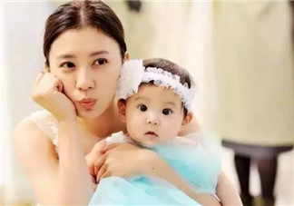 賈靜雯生完三胎身材與顏值逆天 孕后如何保養呢