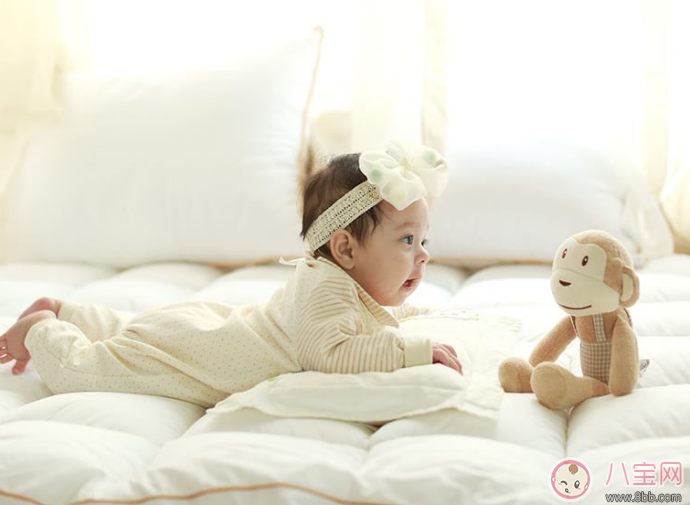 秋季寶寶出游需要準(zhǔn)備什么 秋天寶寶出門(mén)用品 秋季寶寶出游需要準(zhǔn)備什么 秋天寶寶出門(mén)用品