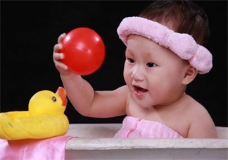 秋季氣溫下降洗澡水冷得快 孩子洗澡水溫計(jì)推薦