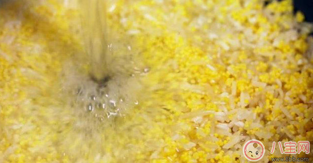 鈣質(zhì)營養(yǎng)豐富的補(bǔ)鈣良品 蝦仁飯團(tuán)