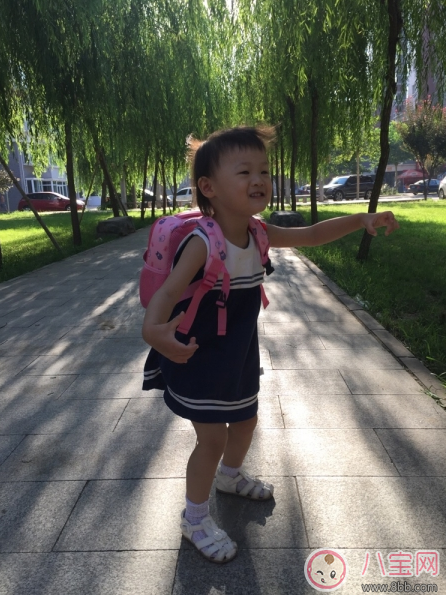 上學小書包用哪款好 uek幼兒園寶寶書包測評