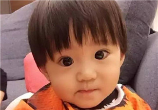 賈靜雯咘咘同款大全 咘咘同款牙膠背帶奶嘴圍兜全都有