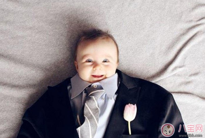 寶寶圍嘴哪種好 寶寶圍嘴如何選擇(尺寸材質顏色有講究) 寶寶圍嘴哪種好 寶寶圍嘴如何選擇(尺寸材質顏色有講究)