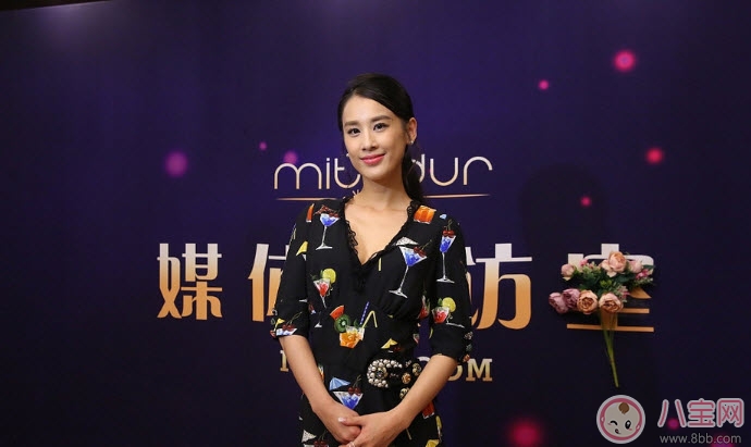 黃圣依生二胎后首現身 二胎產后如何減肥