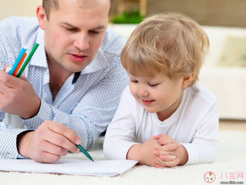 帶娃做家務兩不耽誤 孩子黏自己做家務方法 帶娃做家務兩不耽誤 孩子黏自己做家務方法