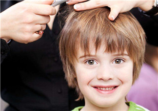 寶寶頭發常見問題 如何護理寶寶頭發 寶寶頭發常見問題 如何護理寶寶頭發