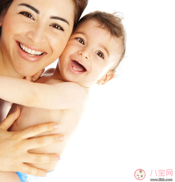 喂奶漲奶有硬塊難受不已 試試這個方法吧