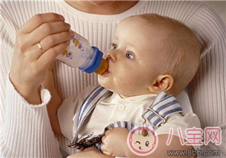 一歲前寶寶 脊椎發育關鍵期 一歲前寶寶 脊椎發育關鍵期