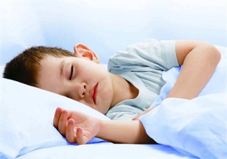 黃曉明寶寶小海綿愛霸占被子 孩子愛占被子踢被子處理方法