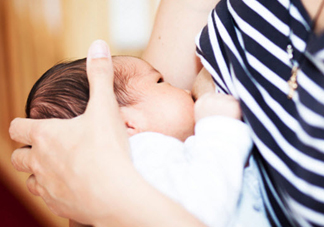 產后奶水多的方法 產后做到這5點母乳多到溢出來