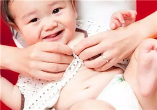 新生兒怎么穿衣服合適 新生兒穿多少衣服合適