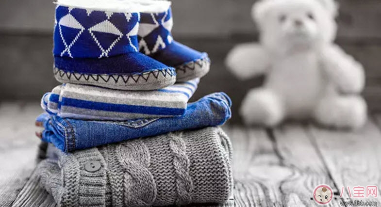 夏天寶寶出汗多是什么原因 寶寶出汗和虛汗的區別 夏天寶寶出汗多是什么原因 寶寶出汗和虛汗的區別