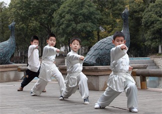 男孩子沉迷游戲有辦法 學習一門特長魅力高