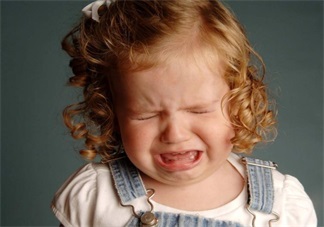 國(guó)慶出行旅游孩子鬧情緒怎么辦 孩子在外哭鬧家長(zhǎng)不能急