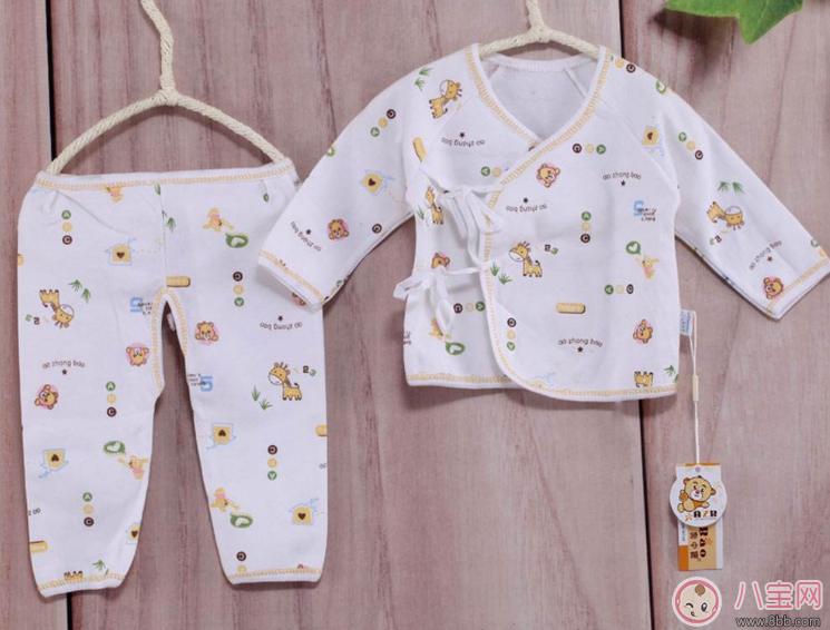 每次給寶寶穿衣太麻煩怎么辦 簡便快速給孩子穿衣方法 每次給寶寶穿衣太麻煩怎么辦 簡便快速給孩子穿衣方法