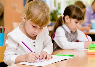 孩子做錯事后這樣做會更好 孩子犯錯正確引導(dǎo)方法