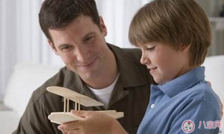 家長怎樣表揚孩子才能有好的效果 父母如何高級贊美孩子 家長怎樣表揚孩子才能有好的效果 父母如何高級贊美孩子