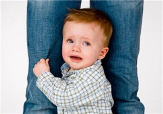 嬰兒老害怕是怎么回事 新生兒寶寶害怕是害怕什么怎么安撫