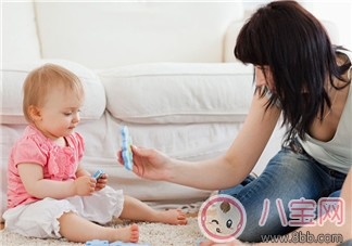 寶寶愛玩拼圖好處多 提升智力強化邏輯 寶寶愛玩拼圖好處多 提升智力強化邏輯