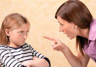 孩子愛頂嘴  父母應對守則