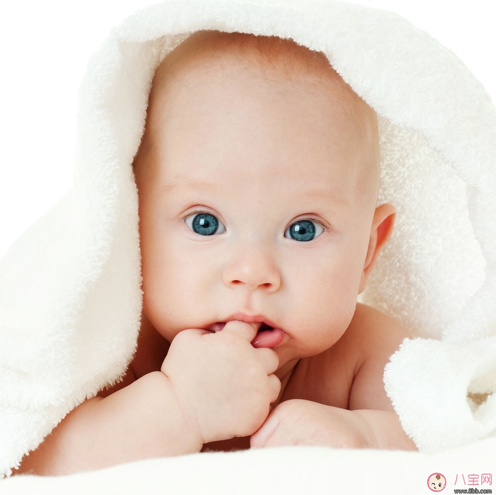 寶寶口腔期要滿足寶吸吮手指的習慣