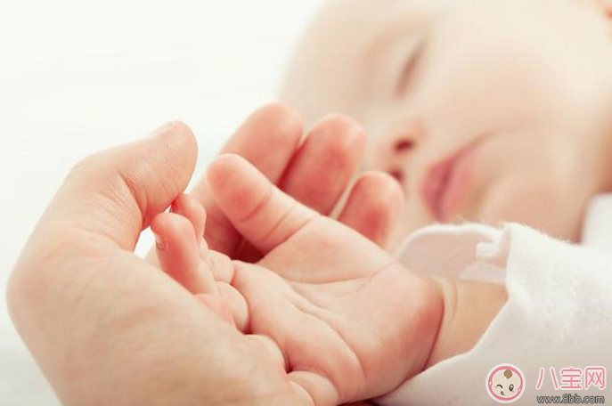 新生兒適合互動的游戲 0-1歲寶寶親子游戲一覽