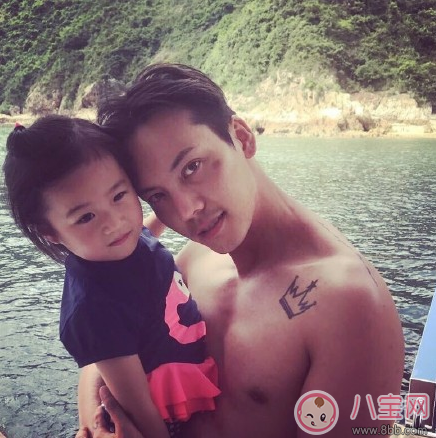 親子博主陳偉霆瘋狂曬娃 自稱(chēng)霸霸與外甥度假