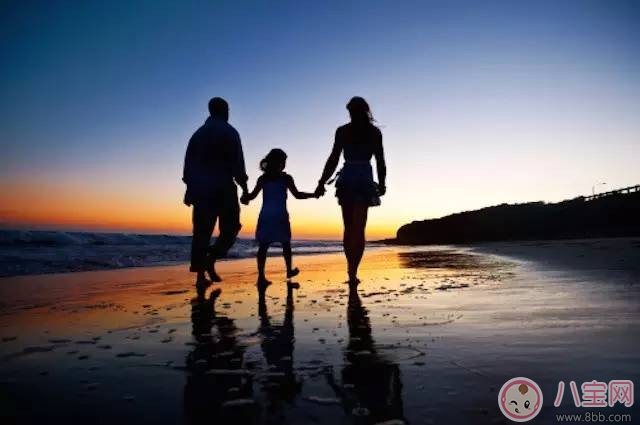 甜馨懂事有氣質 李小璐育兒觀念有妙招 甜馨懂事有氣質 李小璐育兒觀念有妙招