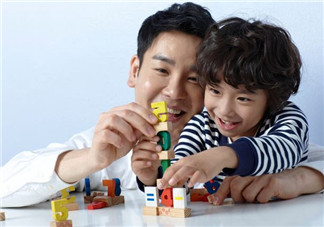 適合寶寶和爸爸一起玩的親子游戲 父親和寶寶的親子游戲