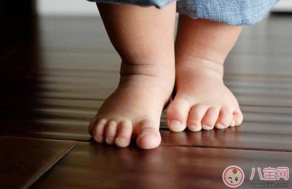親子游戲讓寶寶輕松學(xué)會走路 寶寶練習(xí)走路親子游戲 親子游戲讓寶寶輕松學(xué)會走路 寶寶練習(xí)走路親子游戲