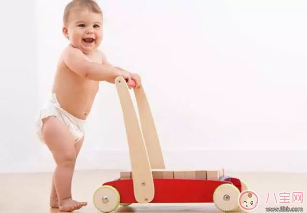 親子游戲讓寶寶輕松學(xué)會走路 寶寶練習(xí)走路親子游戲 親子游戲讓寶寶輕松學(xué)會走路 寶寶練習(xí)走路親子游戲