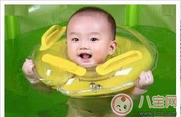 寶寶游泳好處 家長須知的注意事項